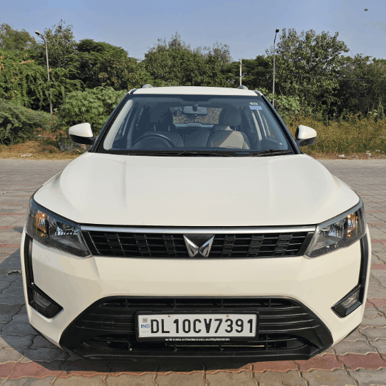 Buy MAHINDRA XUV-300 W6 2023 at Rs. 690,000